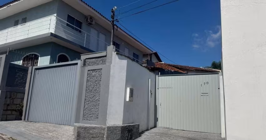 Casa à Venda no Itacorubi - Florianópolis  - Próximo à UDESC!