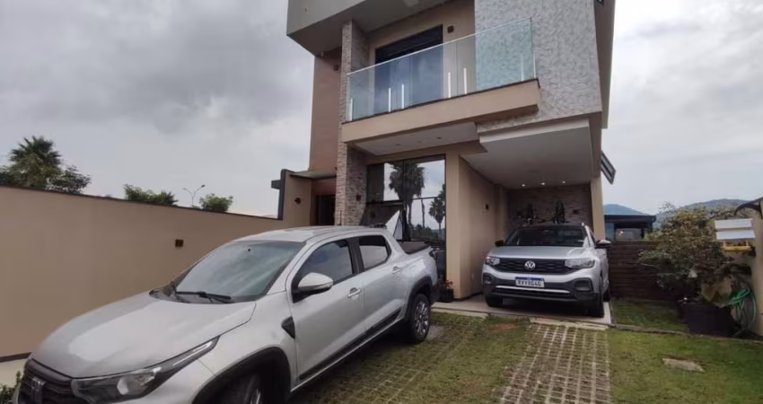 Casa à venda com 3D(1 suíte) no bairro Deltaville, em Biguaçu