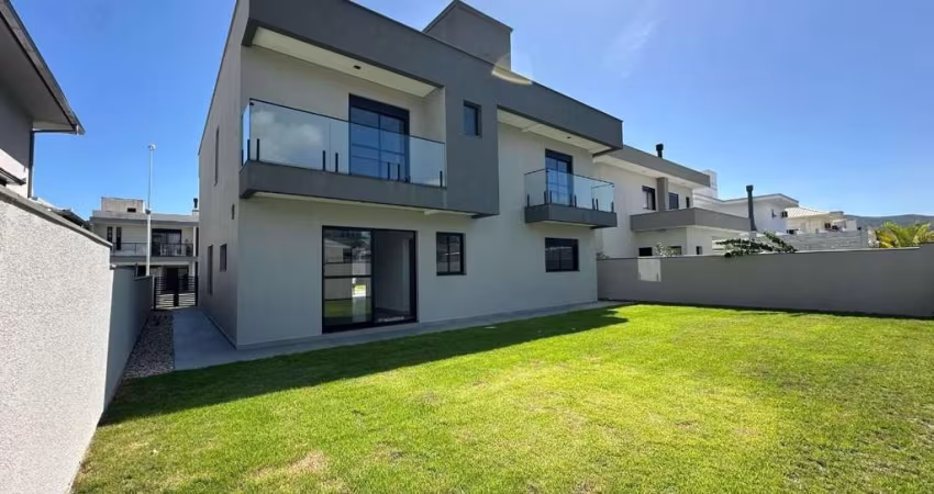 Casa Alto Padrão com 293 m² em condomínio fechado