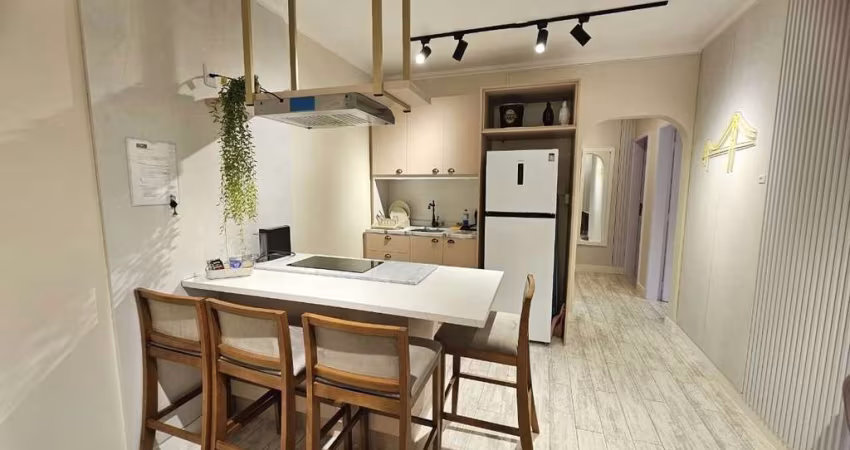 Imovel a venda com 2 apartamento reformados e mobiliados no Centro