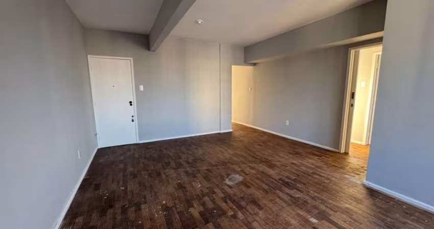 Apartamento com 3 dormitórios no Centro de Florianópolis.