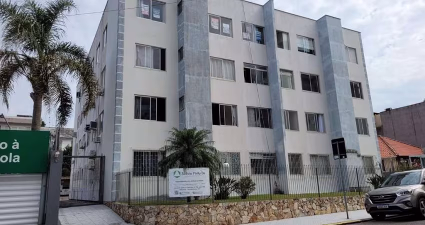 Apto 2 dormitórios com garagem