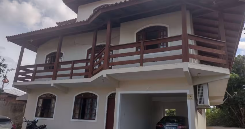 Casa com Piscna em Palhoça