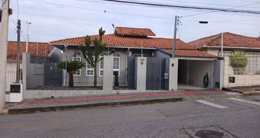 Belissíma e ampla casa no Bairro Ipiranga