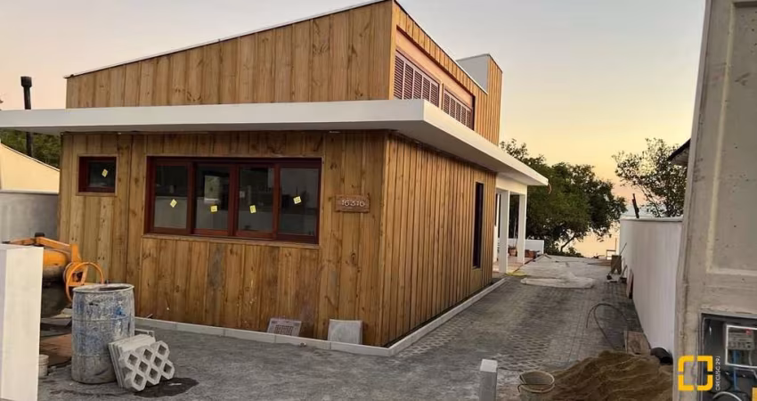 Linda casa a venda frente mar no Ribeirão da ilha, Florianópolis SC
