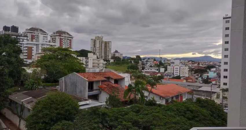 Cobertura à venda 3d(1suíte) 2 vagas c/144m2 privativos no canto, estreito, floripa.