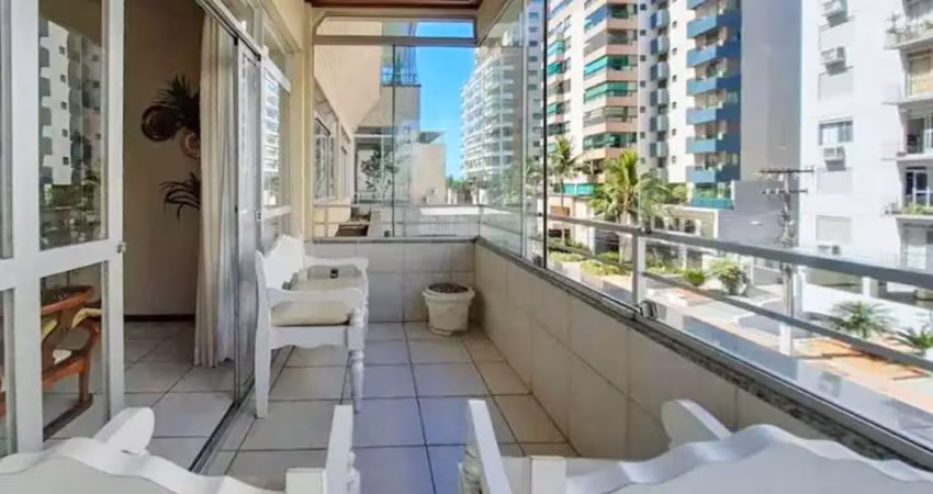 Apartamento mobiliado - 3 dormitórios - 2 vagas - beira mar norte - centro florianópolis - sc