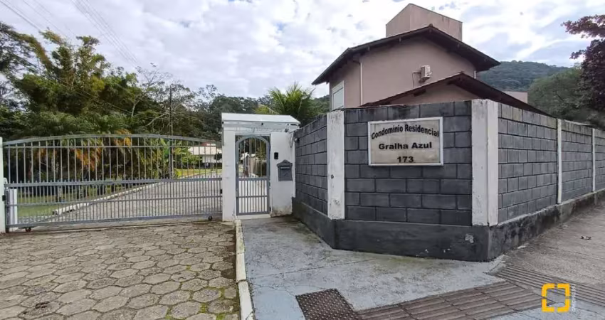 Terreno com 1.425m² à venda no condomínio gralha azul - sambaqui, florianópolis