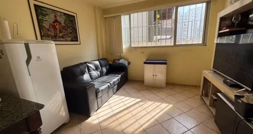 Apartamento térreo com 55m², com 2 dorm e garagem no centro de florianópolis