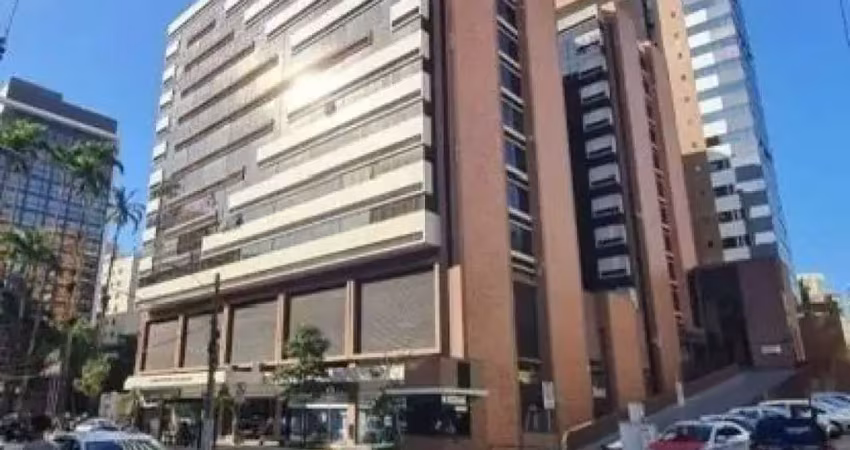 Garagem livre e de fácil acesso no centro de florianópolis.