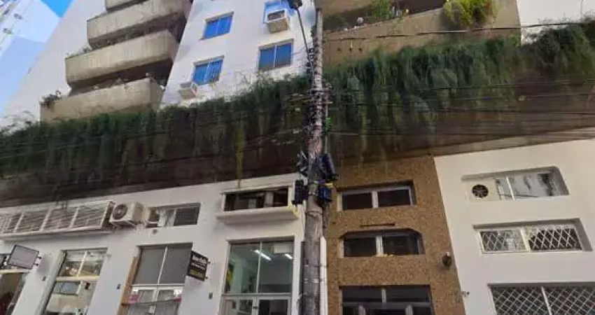 Loja térrea no coroção do centro histórico com 42mts