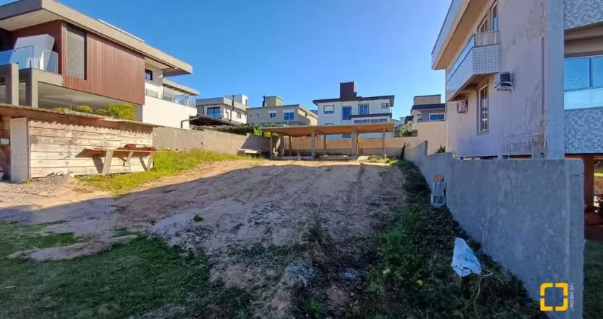 Terreno medindo 15x32,62 em condomínio fechado nos ingleses