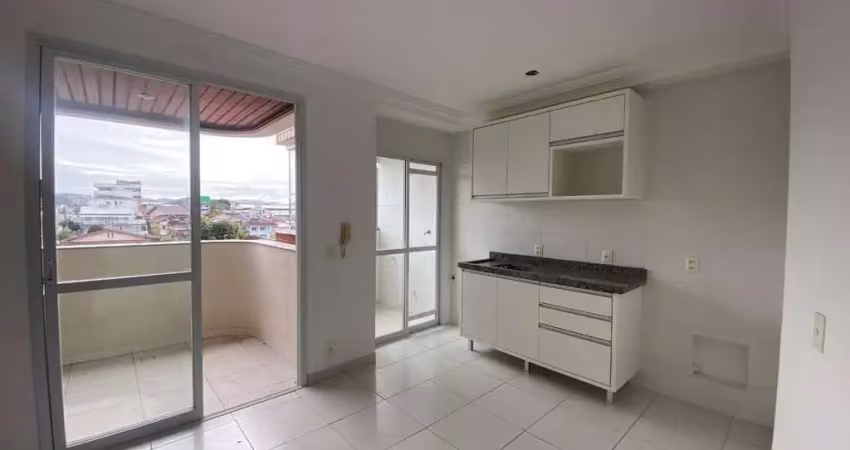 Apartamento de 02 dormitórios sendo 02 suítes no bairro capoeiras em florianópolis