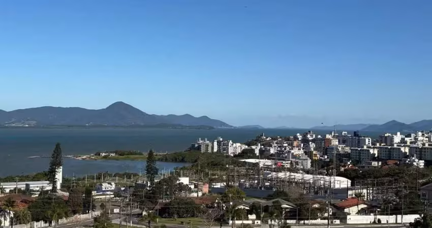 Apartamento com 03 dormitórios (sendo 01 suíte), com vista mar em florianópolis