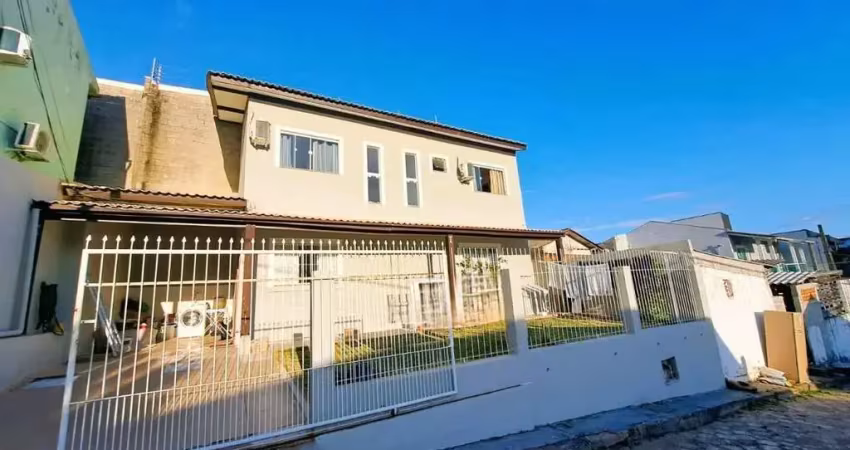 Casa com 2 quartos à venda na Rua Professor José de Senna Pereira, 144, Capoeiras, Florianópolis
