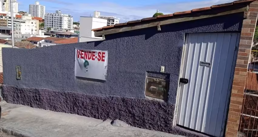 Casa com 2 quartos à venda na Rua Celso Capella, Estreito, Florianópolis