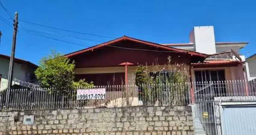 Casa com 3 quartos à venda na Rua Nossa Senhora Aparecida, Barreiros, São José