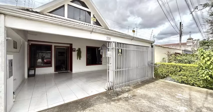 Casa para Venda em Curitiba, Bairro Alto, 4 dormitórios, 2 suítes, 3 banheiros, 2 vagas