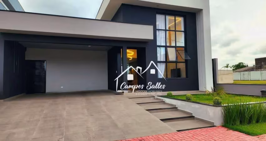 Casa à venda com piscina, 3 quartos, sendo 1 suíte em peruíbe, no residencial flora rica