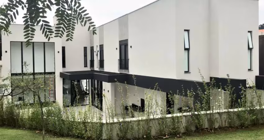 Casa em condomínio fechado com 4 quartos à venda na Rua Toulon, Tamboré, Santana de Parnaíba