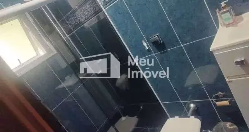 Casas  num terreno com 436m2 de area construida Oportunidade !!
