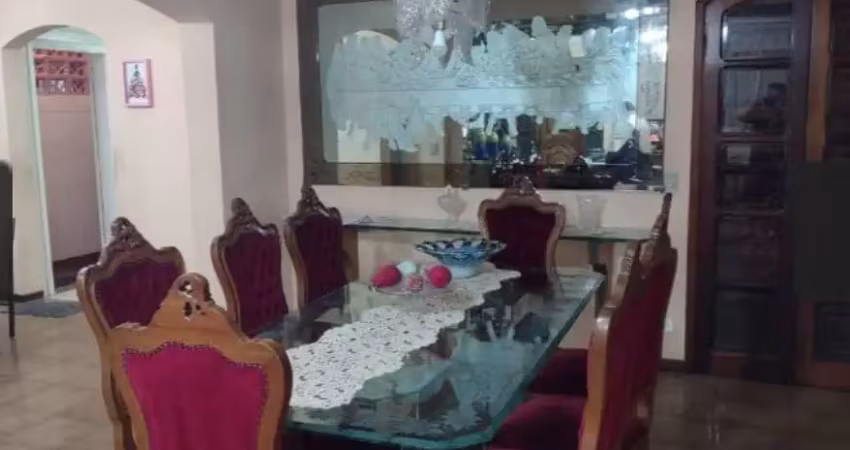 Grande Sobrado 4 dorm 3 suites 2 vagas 230 m²