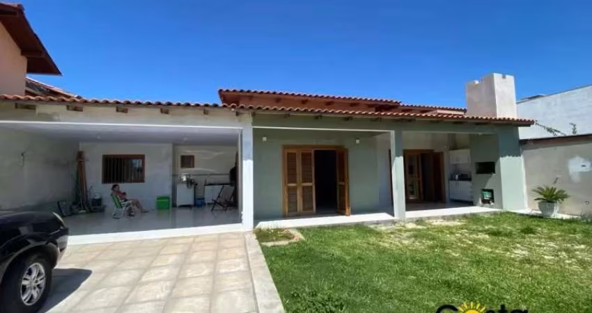 Casa NOVA Próximo do Mar em Tramandaí