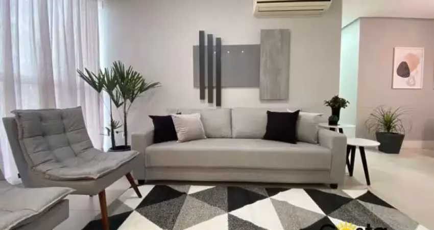 Apartamento mobiliado e decorado no centro de tramandaí