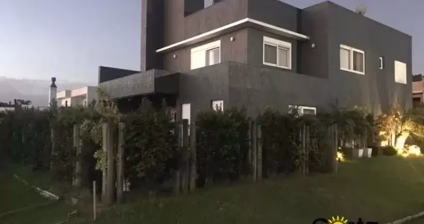 Casa alto padrão condominio marina park residence  tramandaí