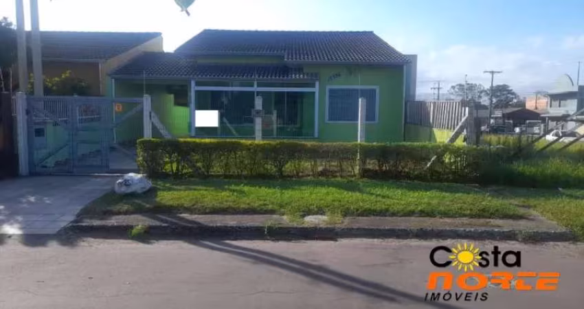 Casa em Bairro de Moradores e Comércios em Tramandaí