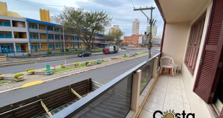 Apartamento na Av da Igreja com Box e Sacada Fechada