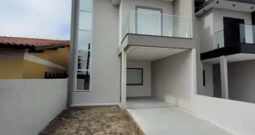 Sobrado duplex novo em bairro de moradores em tramandaí