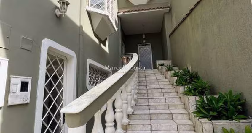 Casa na avenida do Altavile em Pouso Alegre