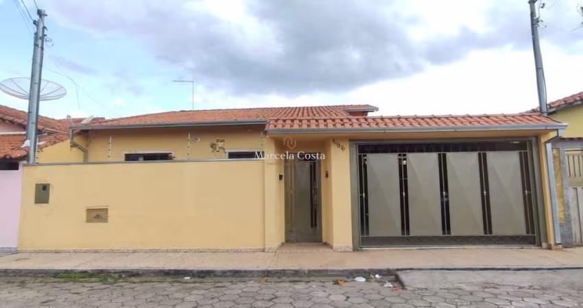 Casa à Venda em Árvore Grande, Pouso Alegre - MG