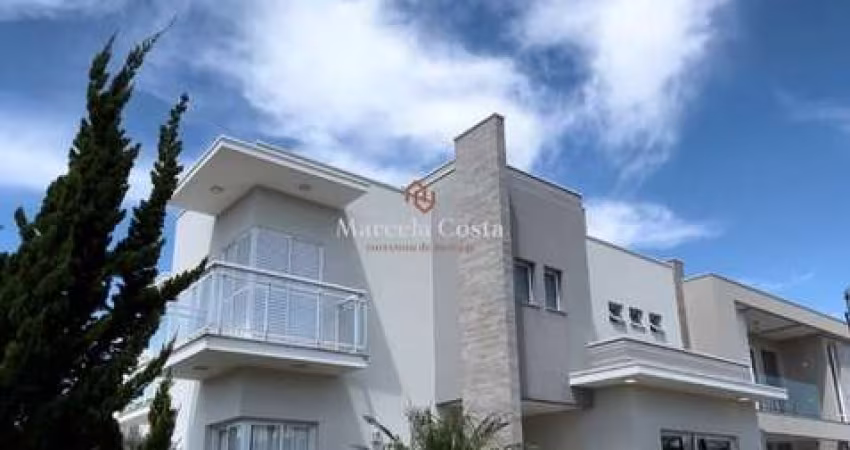 Casa alto padrão no condomínio Bela Villa