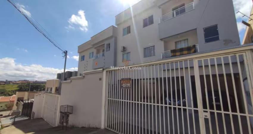 Apartamento com cozinha planejada e garagem coberta no bairro Jd. Ipê