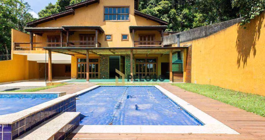 Sobrado à venda | 570m² | 5 suítes | hidro | piscina | 8 vagas | Condomínio Alpes da Cantareira - Mairiporã/SP