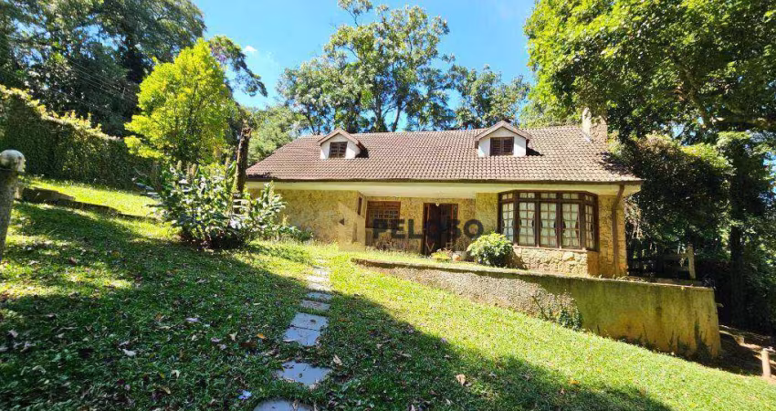 Sobrado à venda | 204m² | 5 dormitórios | 2 suítes | churrasqueira | 3 vagas | Serra da Cantareira - Mairiporã/SP