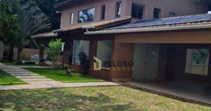 Casa à venda em condomínio fechado | 650m² | 5 suítes | 7 vagas | Área Gourmet | Piscina | Bosque | Serra da Cantareira/SP