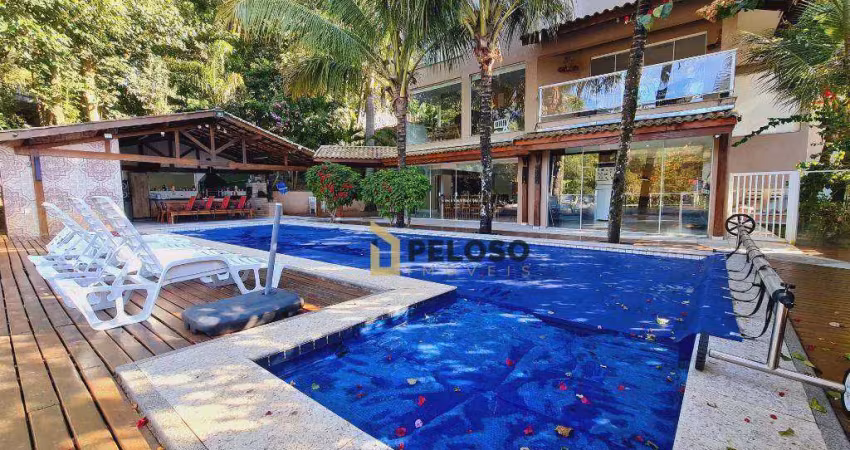 Casa à venda em condomínio fechado | 650m² | 5 suítes | 7 vagas | área gourmet | piscina | bosque | serra da cantareira/sp