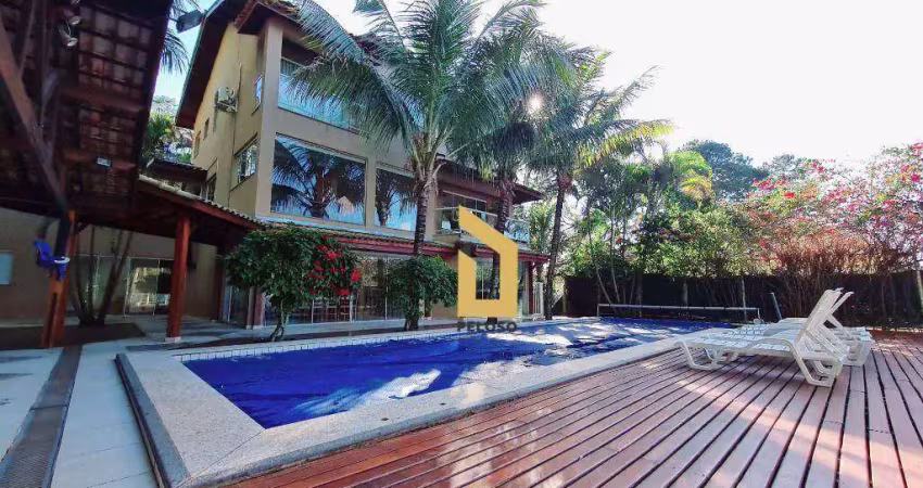 Casa à venda em condomínio fechado | 650m² | 5 suítes | 7 vagas | área gourmet | piscina | bosque | serra da cantareira/sp