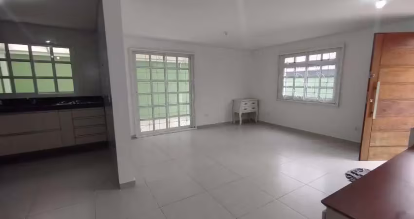 Casa com 3 quartos para alugar na Rua David Geronasso, 731, Boa Vista, Curitiba