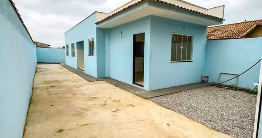 Casa com 2 dormitórios à venda, 60 m² por R$ 180.000 - Rua do Fogo - São Pedro da Aldeia/RJ