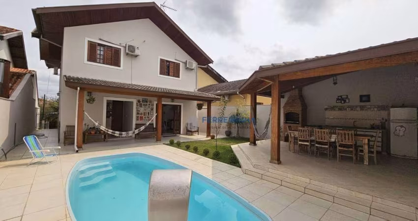 Casa à venda, 220 m² por R$ 1.690.000,00 - Urbanova - São José dos Campos/SP