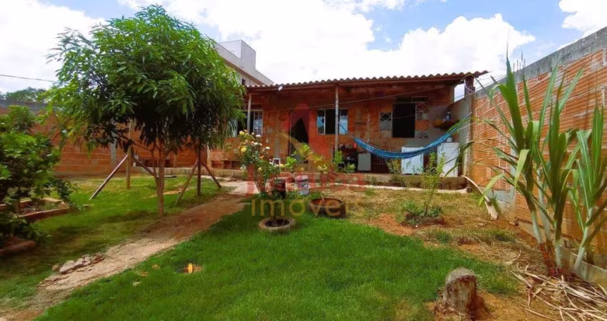 Casa com terreno de 558 m² à Venda no Bairro Vivenda do Vale, em Mateus Leme | JUATUBA IMÓVEIS
