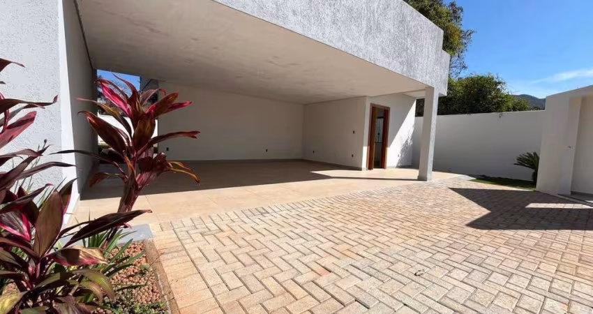 CASA à venda, 3 quartos, 1 suíte, 3 vagas, Centro - Mateus Leme/MG