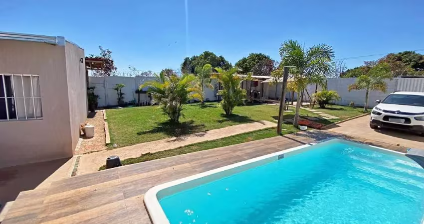 Casa com piscina no bairro duque de caxias em mateus leme | juatuba imóveis