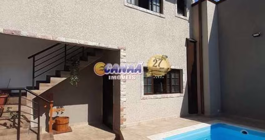 Sobrado com 5 quartos, Centro, Peruíbe - R$ 1.55 mi, Cod: 12416