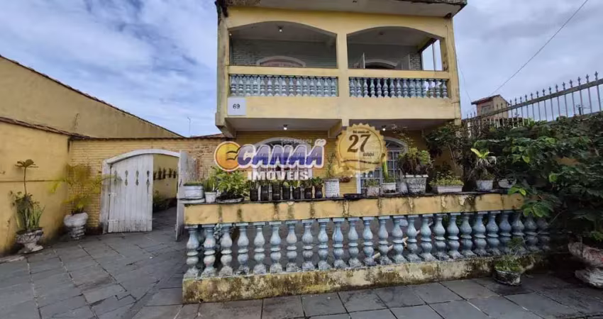 Sobrado amplo com estrutura completa para toda a família!