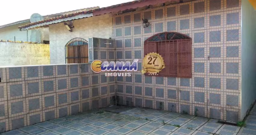Casa com 2 dorms em  mongaguá - r$ 233.200 , cod: 8027